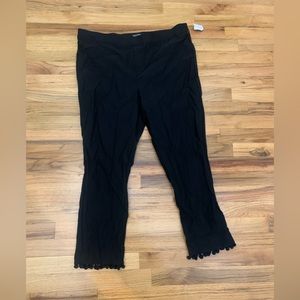 Roz & Ali Cropped pant with pom pom ankle detail